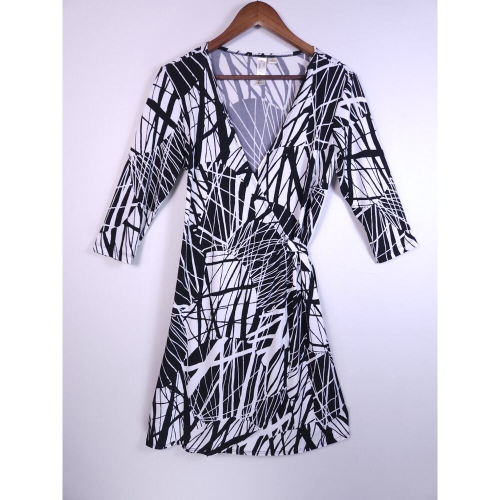 Emma & Michele SMALL Black And White Wrap Dress Woman’s